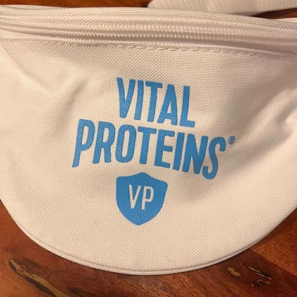 White Fanny Pack - Picture 2 of 3